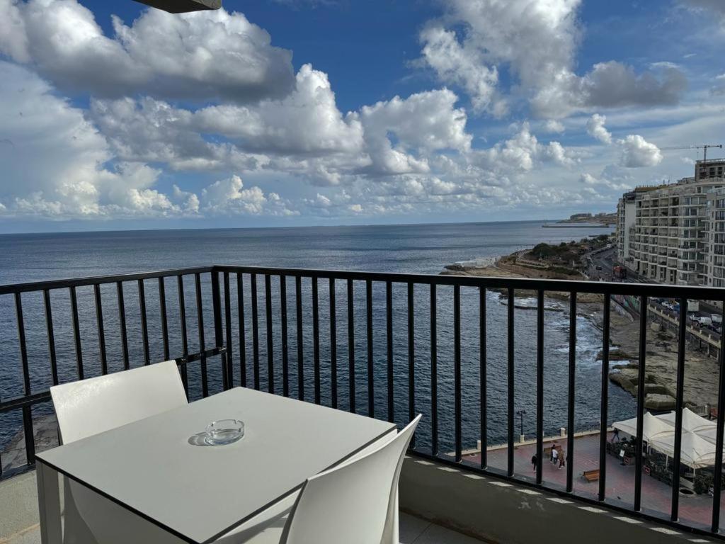 Roma Hotel Sliema Luaran gambar